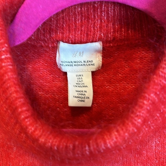 H&M red 32% wool long sleeve sweater size S - Picture 2 of 4